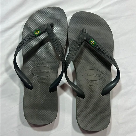 Havaianas flip flops 11/12 women’s 9/10 men’s - Picture 1 of 7